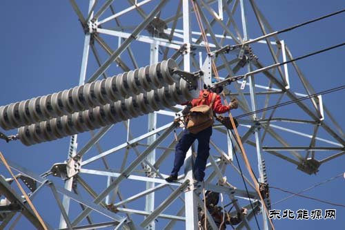 昌赣“蜘蛛侠”：撸起袖子苦战马祖岩