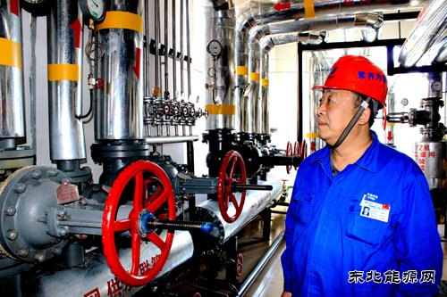 通讯特写：心系企业发展 情牵供暖事业