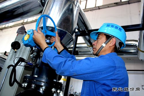 华电完美体育佳木斯热电厂热力公司提前开栓供热