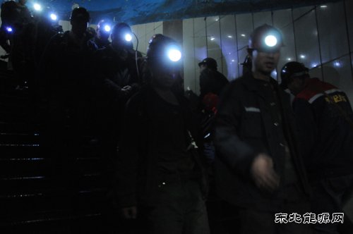 沸腾的矿山（组图）
