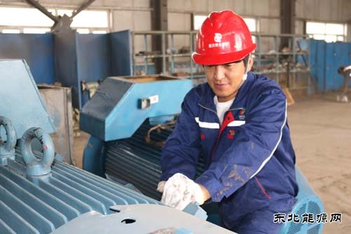 立足平凡岗位 奉献无悔青春--致南露天煤矿剥离运行部检修钳工