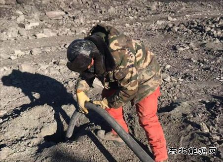 南露天煤矿穿爆部克难题出新举保节前生产质量