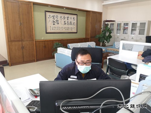 “我是党员，跟我上！”