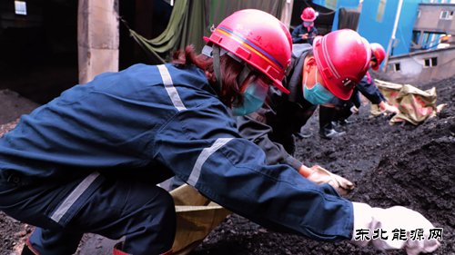 千秋煤矿：以党心“鉴”初心  全力以赴稳生产