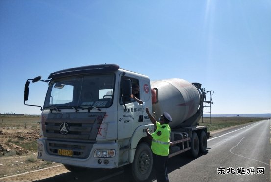 北屯执法大队抗击疫情完美体育在行动