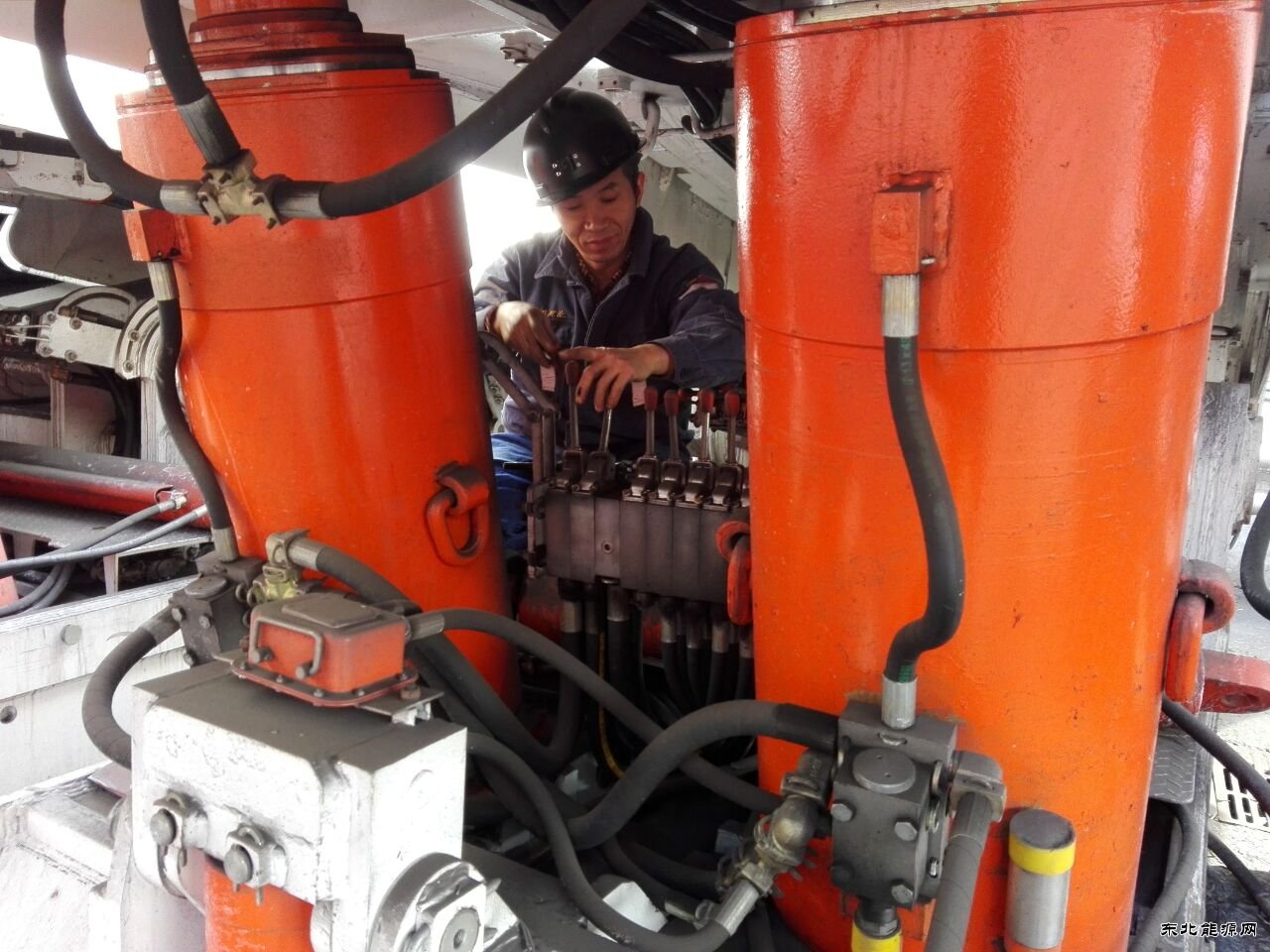 蒲白建庄矿业：支架“医生”马红民