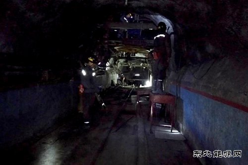 蒲白西固煤业机电队：顺利完成21平台架空乘人装置改造