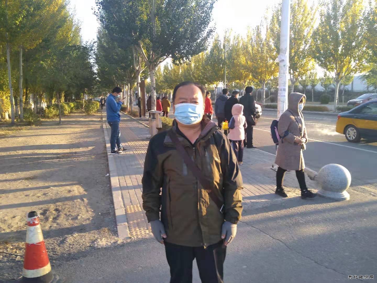 将掌声献给辛勤的耕耘者