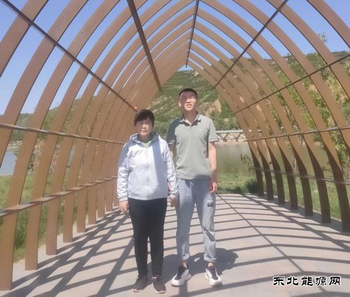 我的时光，您的白发