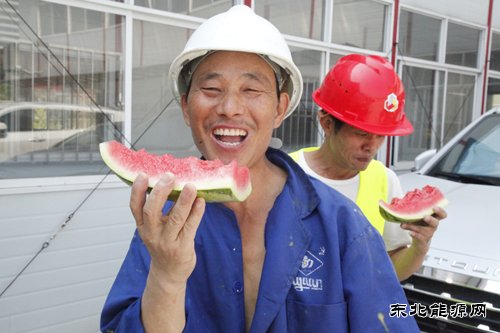 陈仁华赴江西建工二建项目为一线员工“送清凉”