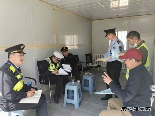 北屯执法大队普法宣传进企业 严把治超源头关