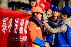 中交三航局三公司关爱环卫工，寒冬送温暖