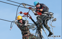 兴凯湖电业局：兴凯湖畔战冰排保供电