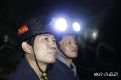 古城煤矿：千米井下的矸石“搬运工”