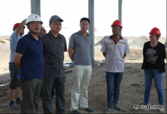 新疆兵团领导督查吐鲁番农贸市场项目