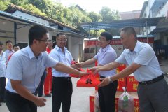 中铁二十一局集团：工会送清风清凉到江西昌赣客专12标“热战”工