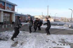 锡林铁警开展反恐演练保春运安全