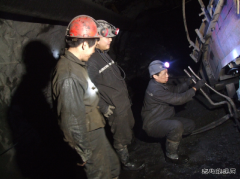 龙煤向阳矿把职工培训办到生产现场