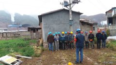 会泽大海供电所冒雪安全整改10千伏隐患用户安全用电