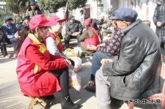 太康县供电公司：爱心送进敬老院