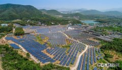 长兴：废弃矿山建起光伏电站