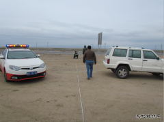 布尔津路政管理局以人为本   整治公路摆摊设点