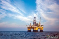 蓝鲸1号”承担中国首次海域天然气水合物试采任务