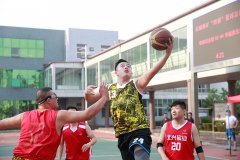 古城煤矿：篮球架起友谊桥