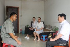 安徽楚源公司党委“七一”前夕慰问困难党员