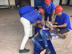 重庆完美体育川九公司：开展夏季中暑事故应急救援演练