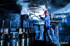 大庆石化炼油厂“蒸”房除焦