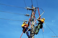 中铁二十一局：江西兴泉铁路XQXN-4标琴江特大桥首次接火送电