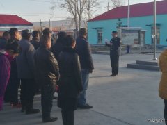 布尔津路政海事局党组下沉基层积极参加升国旗仪式和大宣讲活动