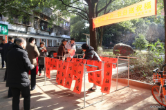 中国铁建十八局集团房地产公司举办写春联送祝福活动