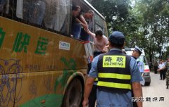 云南景洪路政大队开展道路交通事故应急演练