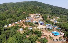 云南西双版纳路政支队引导直过民族贫困户养成良好生活习惯