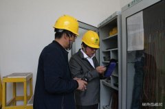 兴凯湖电业局：陈殿军局长以“四不两直”方式到安兴供电检查工作