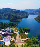 “好山好水 绕农家”（摄影作品）