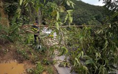 云南西双版纳路政支队开展暑期汛期公路安全生产大检查