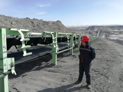 敬业的巡检工（摄影作品）