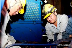 锦州热电公司员工认真开展2号机组B修