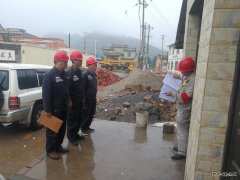 会泽供电局新增一台变压器马路乡刀把地变台的烟农笑了