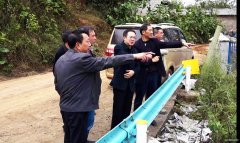 盘江精煤公司党委书记、董事长易国晶到月矿调研矸