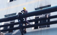 贵州盘江月亮田矿选煤厂为设备设施穿“新衣”