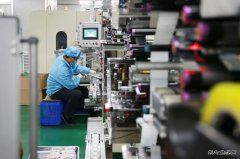 中国拿下全球锂离子电池2/3份额，只有5%的美国人急了