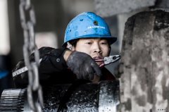 聚精会神（摄影作品）