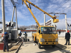 兴凯湖电业公司：陈殿军深入当壁镇变电站现场督导检查春检工作