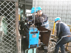 南露天煤矿抢修5万吨储煤仓106堆料减速机