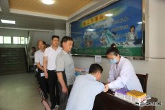 铜川矿业公司下石节矿健康礼包送亲人增强职工幸福感