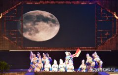 舞蹈《月下欢歌》剧照（摄影作品）